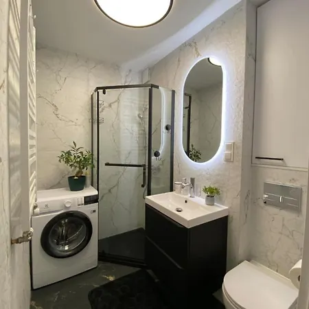 Sea Breeze Apartment *